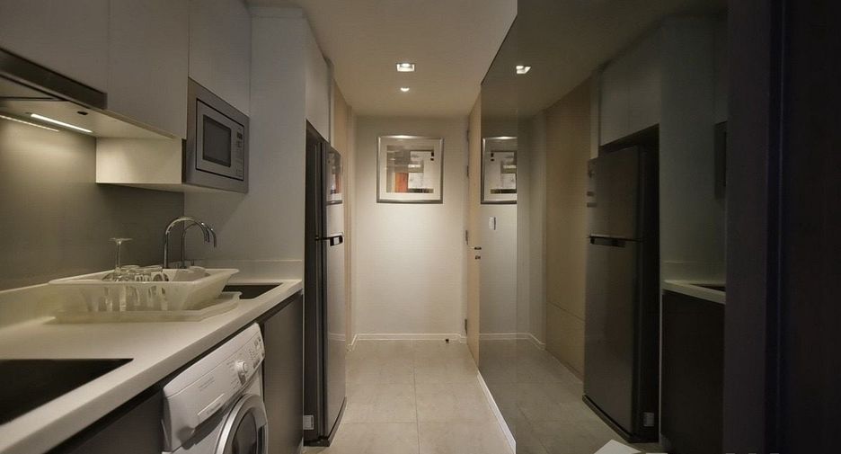 For sale 1 bed condo in Khlong Toei, Bangkok