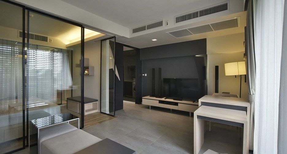 For sale 1 bed condo in Khlong Toei, Bangkok
