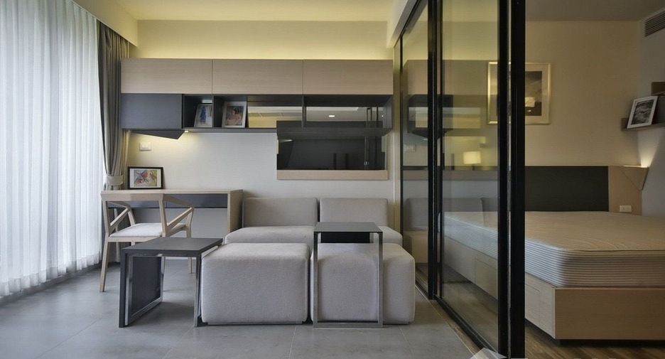 For sale 1 bed condo in Khlong Toei, Bangkok
