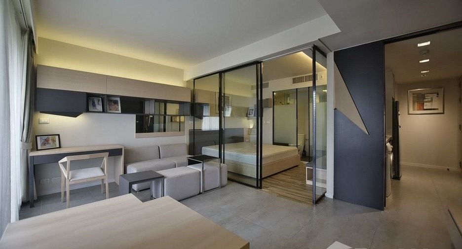 For sale 1 bed condo in Khlong Toei, Bangkok