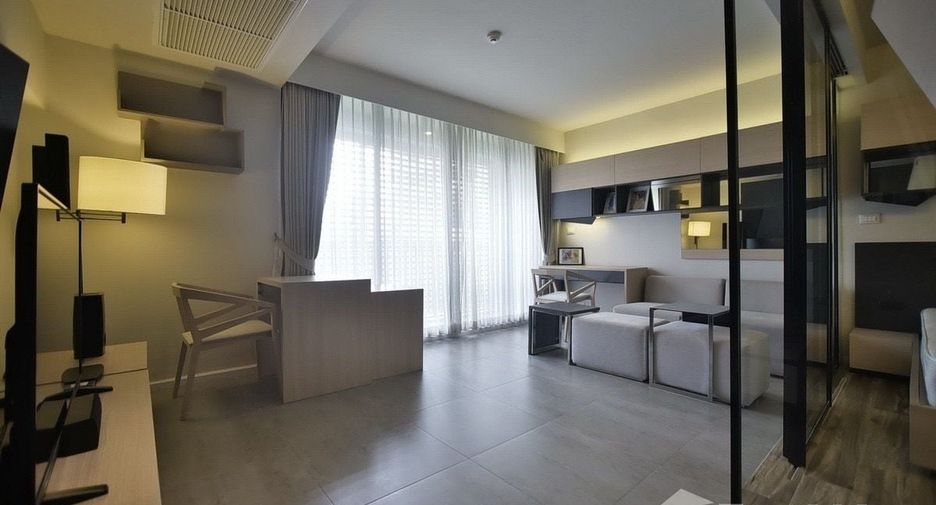 For sale 1 bed condo in Khlong Toei, Bangkok