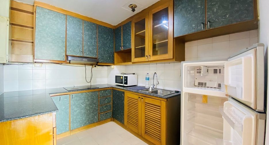 For rent and for sale 3 bedrooms condo in Sathon, Bangkok