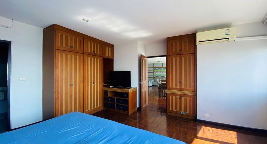 For rent and for sale 3 bedrooms condo in Sathon, Bangkok