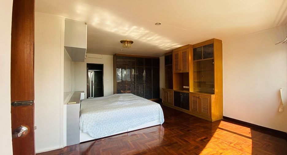 For rent and for sale 3 bedrooms condo in Sathon, Bangkok