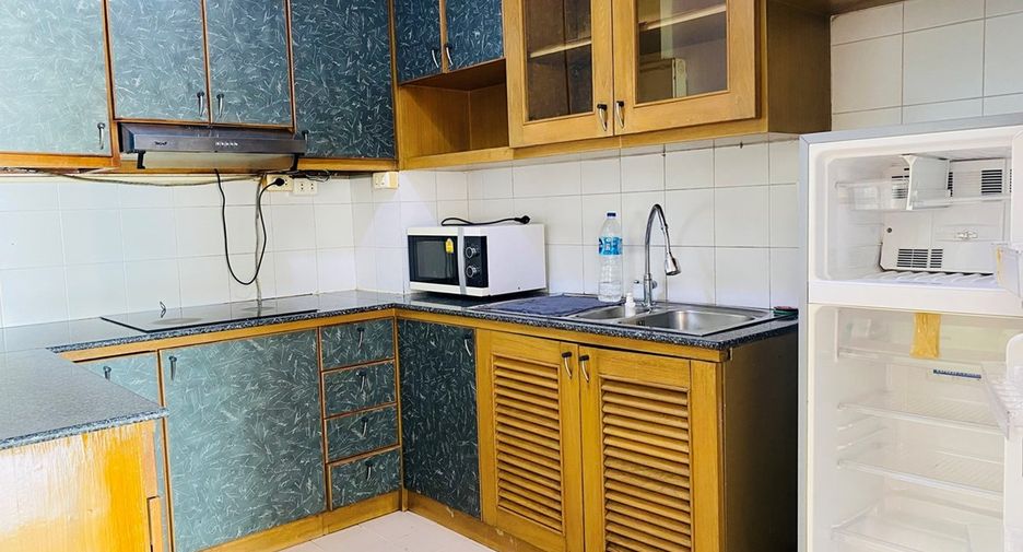 For rent and for sale 3 bedrooms condo in Sathon, Bangkok