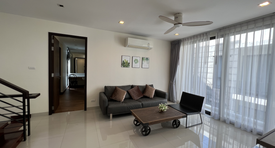 For rent 5 Beds townhouse in Thalang, Phuket