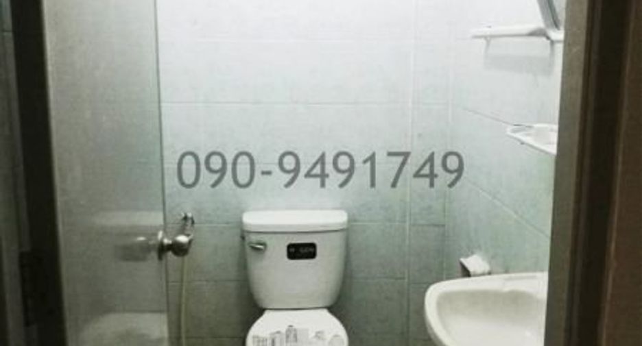 For rent 3 bedrooms townhouse in Khlong Sam Wa, Bangkok
