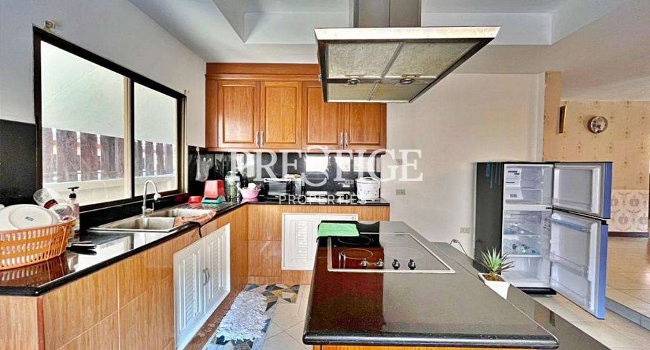 For rent and for sale 5 bedrooms house in East Pattaya, Pattaya