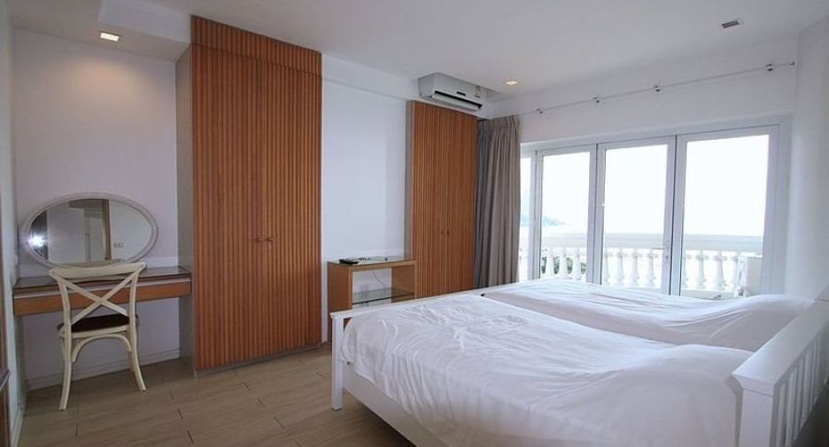 For rent 3 bedrooms condo in Bang Lamung, Chonburi