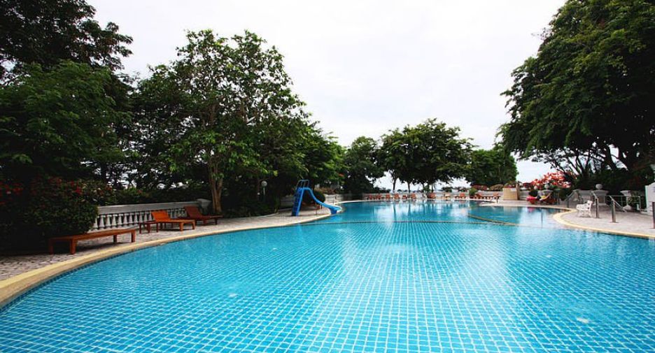 For rent 3 bedrooms condo in Bang Lamung, Chonburi