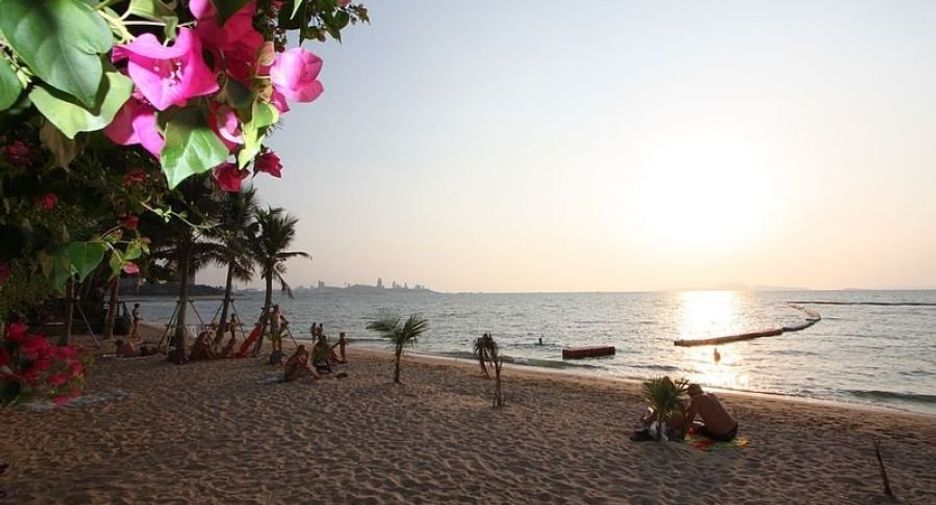 For rent 3 bedrooms condo in Bang Lamung, Chonburi