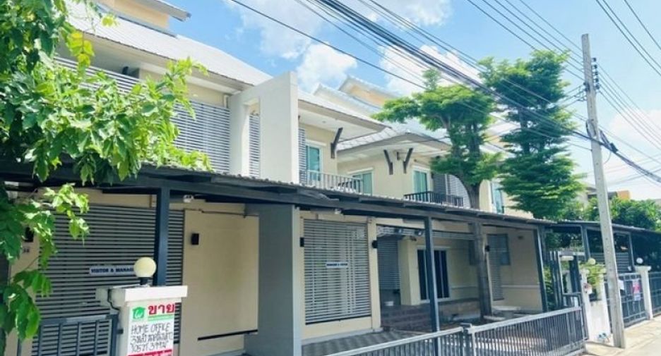 For sale 5 Beds office in Lat Phrao, Bangkok