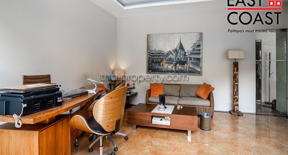 For sale 4 bedrooms house in Pratumnak, Pattaya