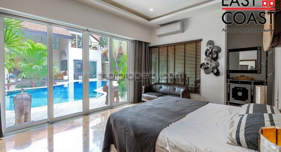 For sale 4 bedrooms house in Pratumnak, Pattaya
