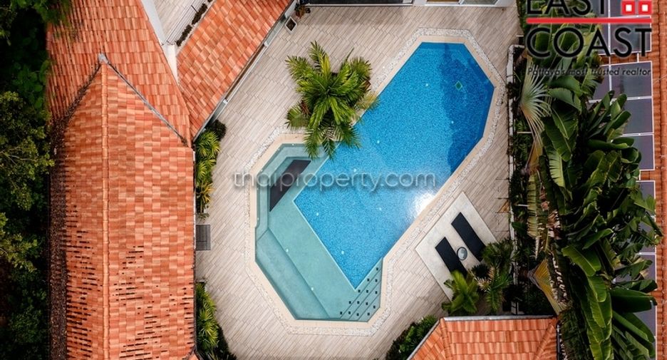 For sale 4 bedrooms house in Pratumnak, Pattaya