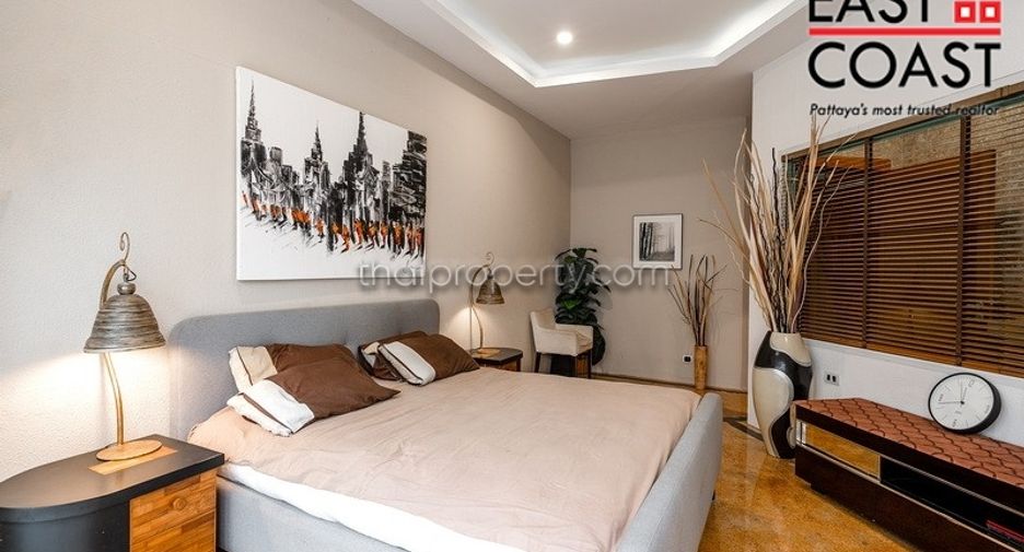 For sale 4 bedrooms house in Pratumnak, Pattaya