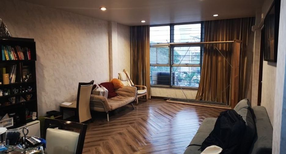 Gewerbefläche zum Kauf mit 5 Zimmer in Saphan Sung, Bangkok
