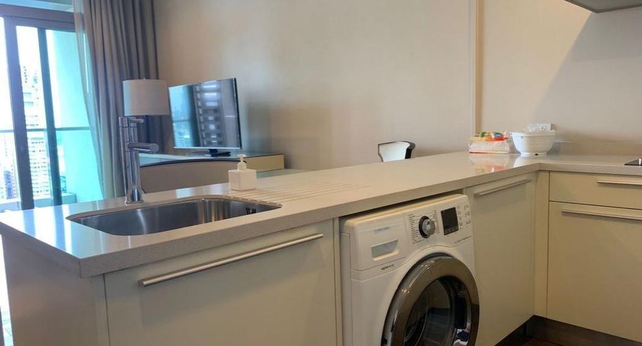 For sale 1 bed condo in Pathum Wan, Bangkok