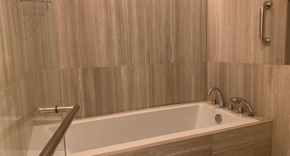 For sale 1 bed condo in Pathum Wan, Bangkok