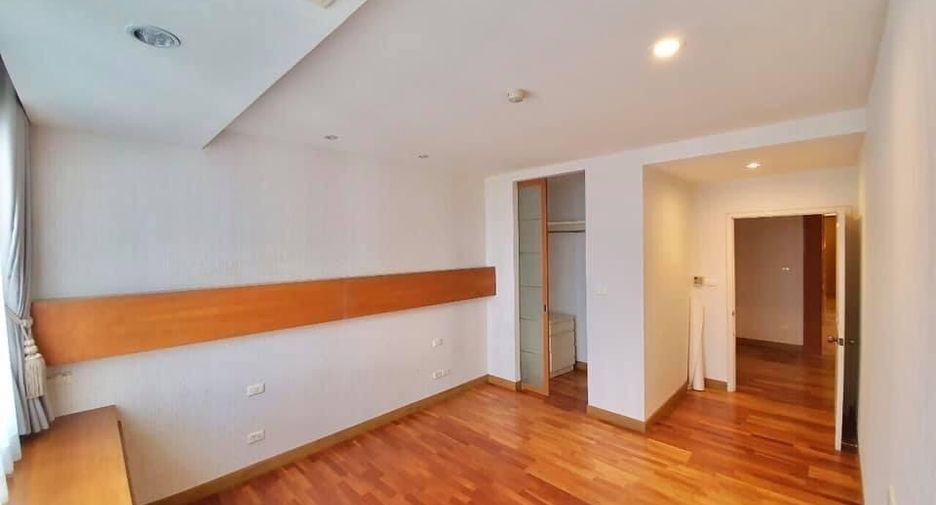 For sale 3 bed condo in Mueang Nonthaburi, Nonthaburi