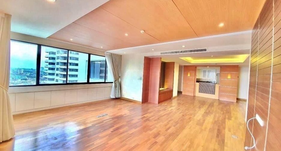 For sale 3 bed condo in Mueang Nonthaburi, Nonthaburi