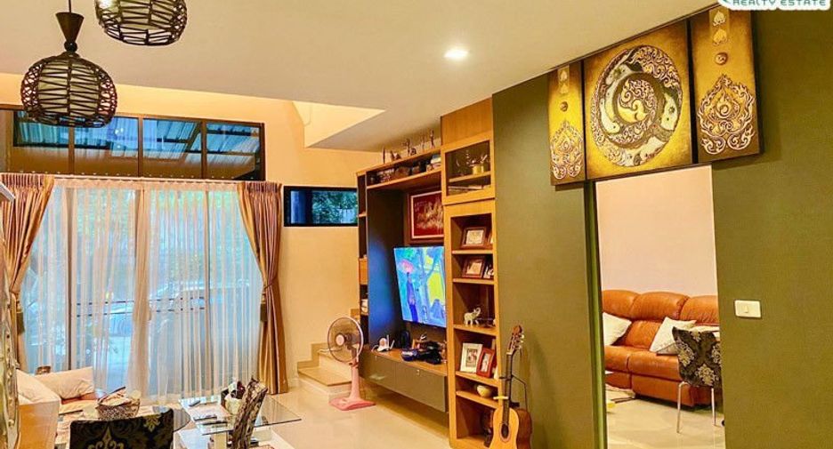 For sale 3 bedrooms townhouse in Lat Phrao, Bangkok