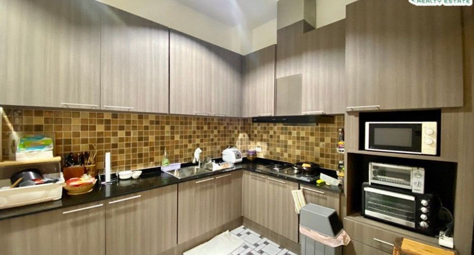 For sale 3 bedrooms townhouse in Lat Phrao, Bangkok