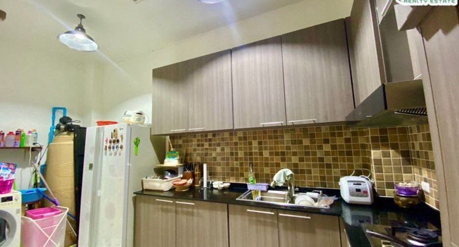 For sale 3 bedrooms townhouse in Lat Phrao, Bangkok