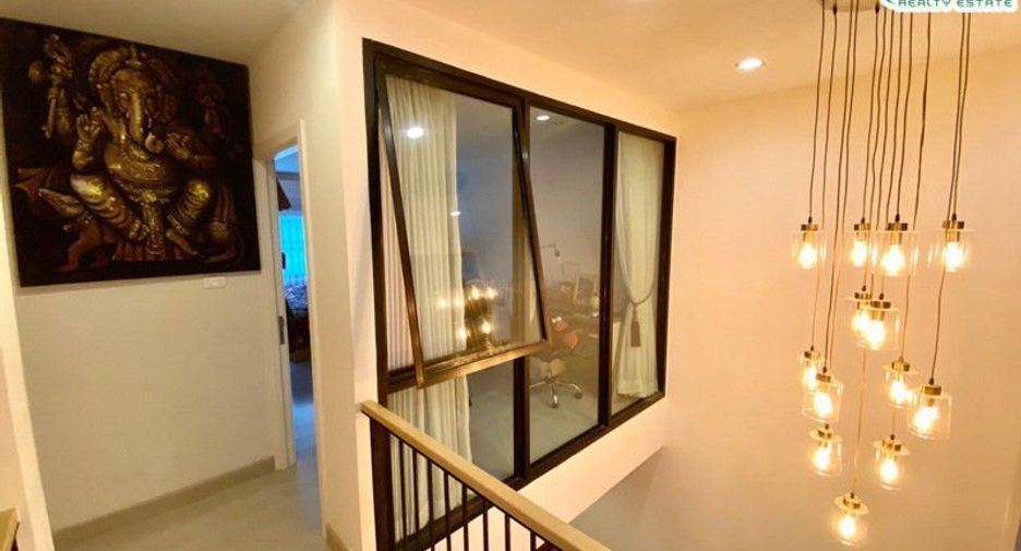 For sale 3 bedrooms townhouse in Lat Phrao, Bangkok