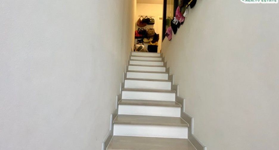 For sale 3 bedrooms townhouse in Lat Phrao, Bangkok