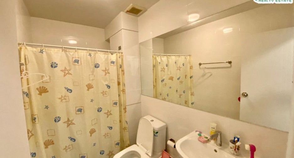 For sale 3 bedrooms townhouse in Lat Phrao, Bangkok