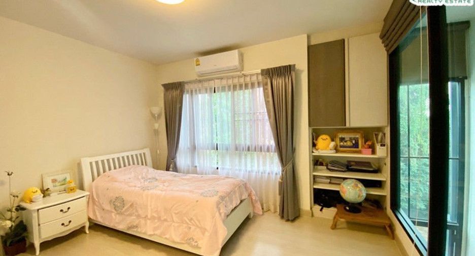 For sale 3 bedrooms townhouse in Lat Phrao, Bangkok