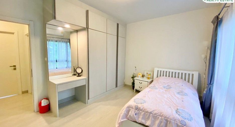 For sale 3 bedrooms townhouse in Lat Phrao, Bangkok