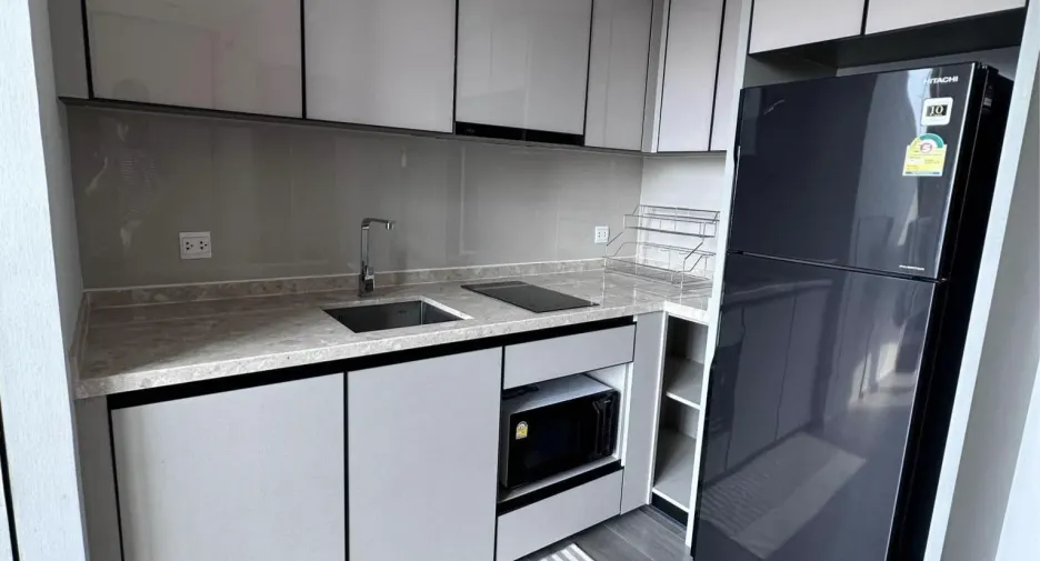 For rent 1 bed condo in Phaya Thai, Bangkok