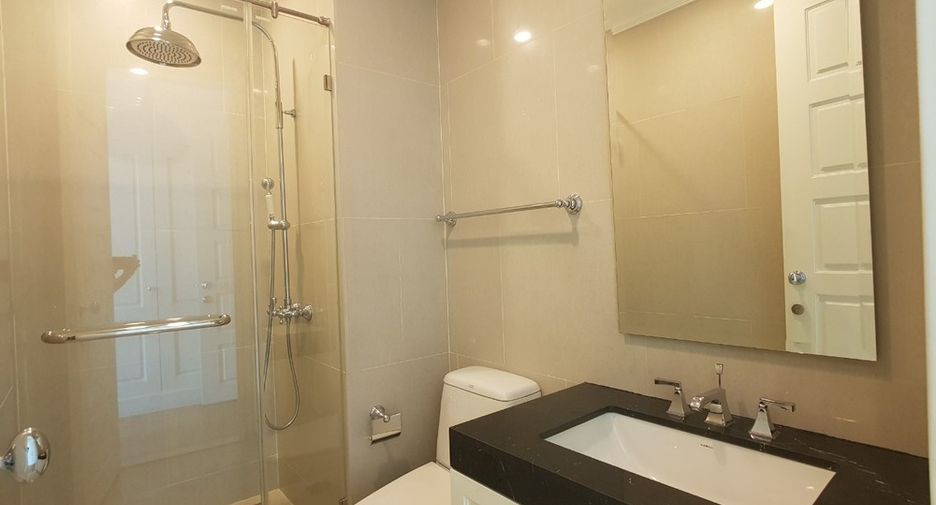 For rent 4 bedrooms condo in Watthana, Bangkok