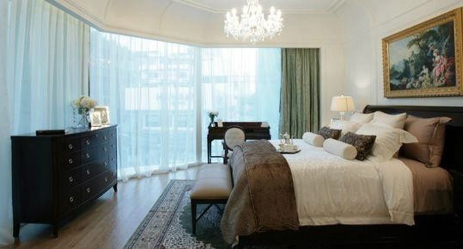 For rent 4 bedrooms condo in Watthana, Bangkok
