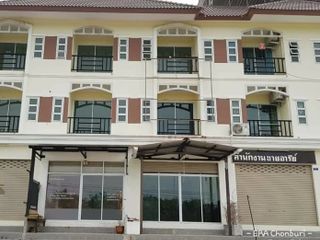 For rent そして for sale 3 Beds retail Space in Si Racha, Chonburi