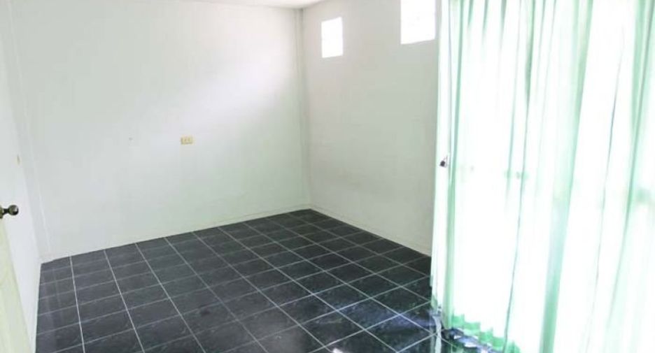 For sale 3 bedrooms townhouse in Mueang Nonthaburi, Nonthaburi