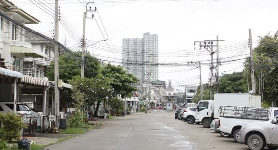 For sale 3 bedrooms townhouse in Mueang Nonthaburi, Nonthaburi