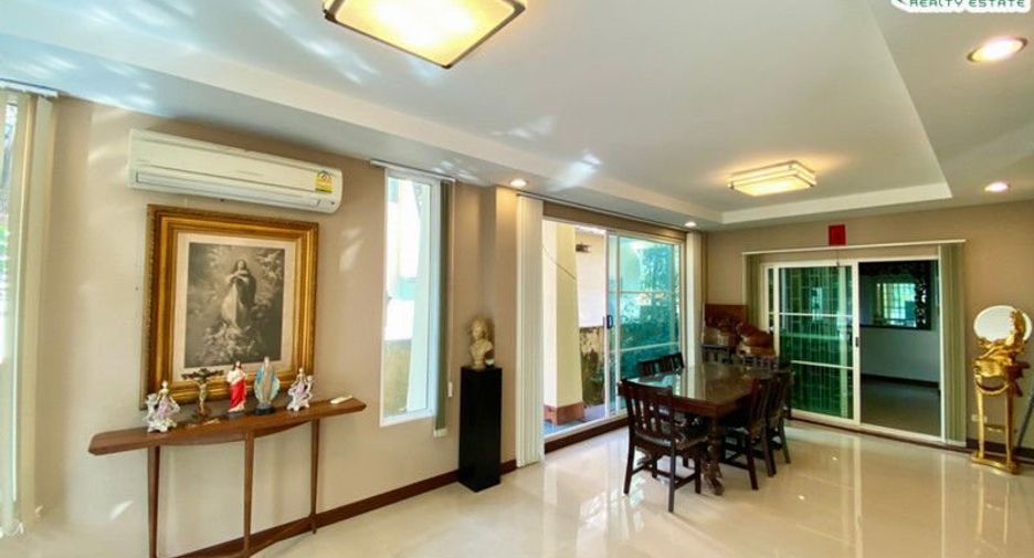 Casa en venta de 4 habitaciones en Khan Na Yao, Bangkok