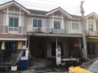 For rent 3 bed townhouse in Bang Khun Thian, Bangkok