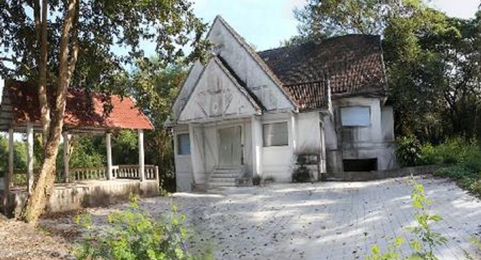 For sale hotel in Mueang Lampang, Lampang