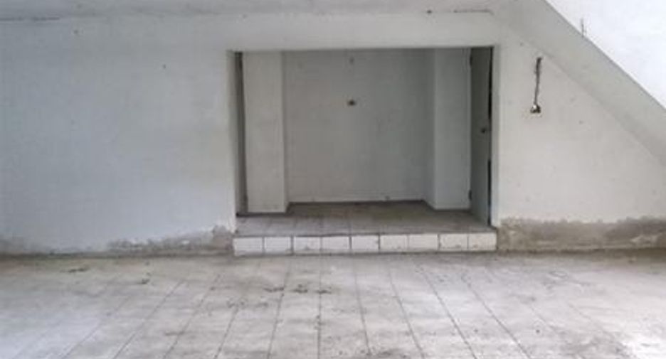 For sale hotel in Mueang Lampang, Lampang