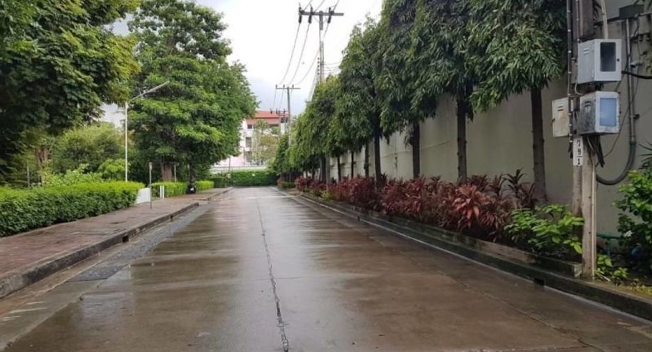 出租 3 卧室 公寓式住宅 在 Yan Nawa, 曼谷