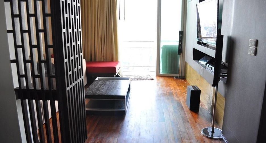 For rent 2 bedrooms condo in Watthana, Bangkok