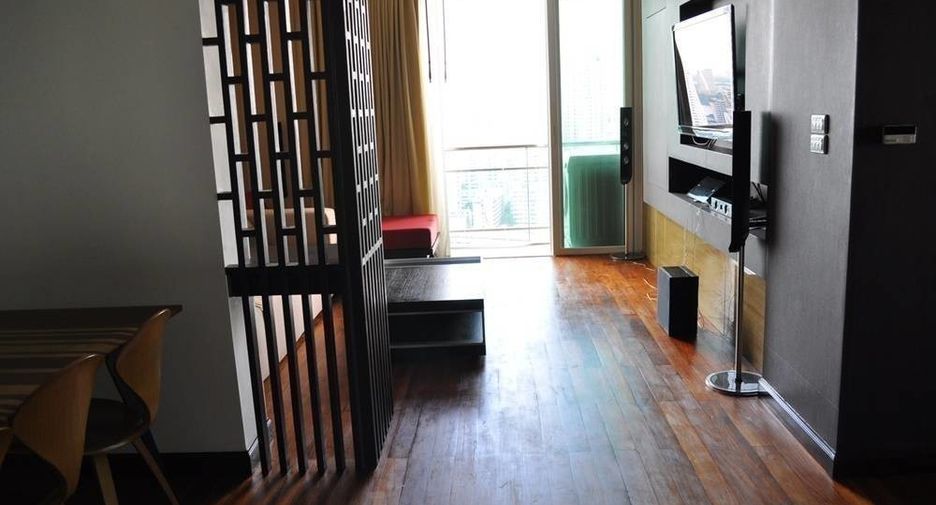 For rent 2 bedrooms condo in Watthana, Bangkok