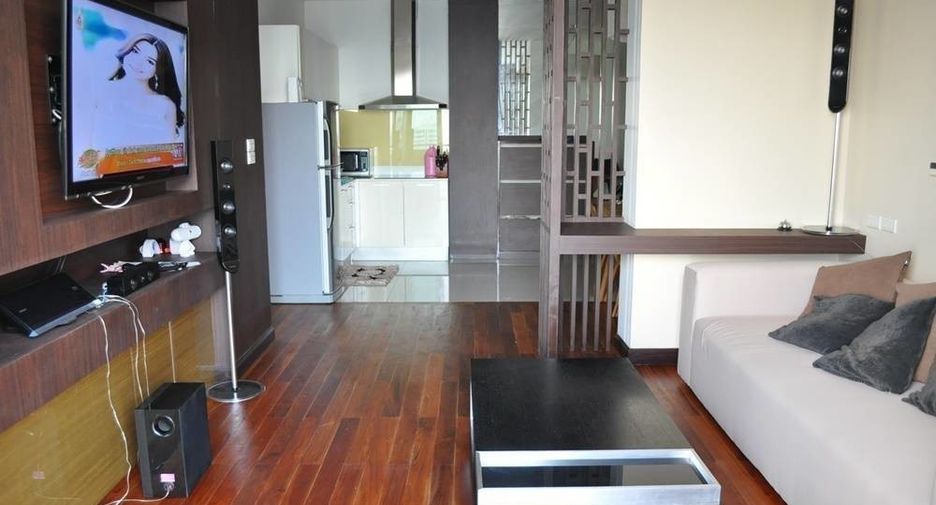 For rent 2 bedrooms condo in Watthana, Bangkok