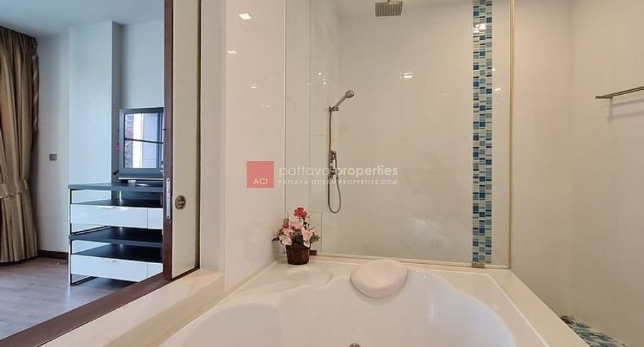 For rent 2 bedrooms condo in Bang Lamung, Chonburi