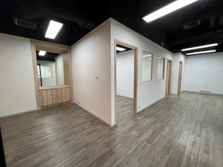 For rent 1 bed office in Khlong Toei, Bangkok