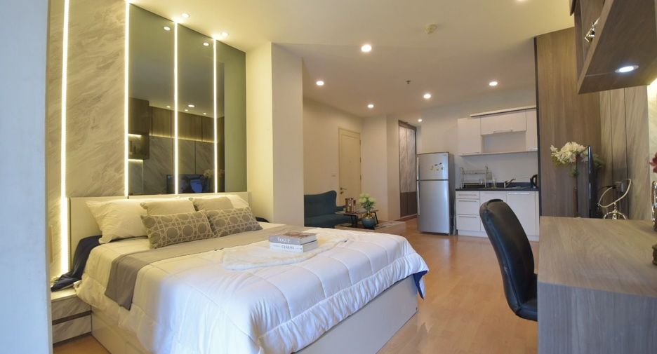 For rent studio condo in Khlong Toei, Bangkok